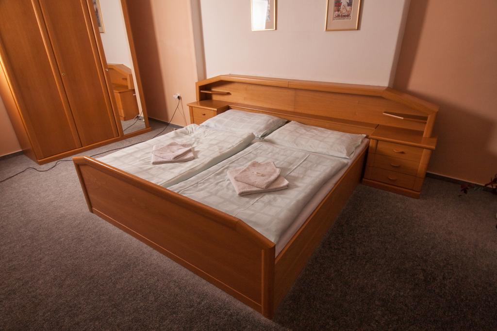 Hotel Haltrava Klenci pod Cerchovem Номер фото